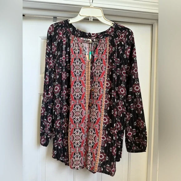 Mason & Belle Caseey Tassel Detail Top - Picture 6 of 7